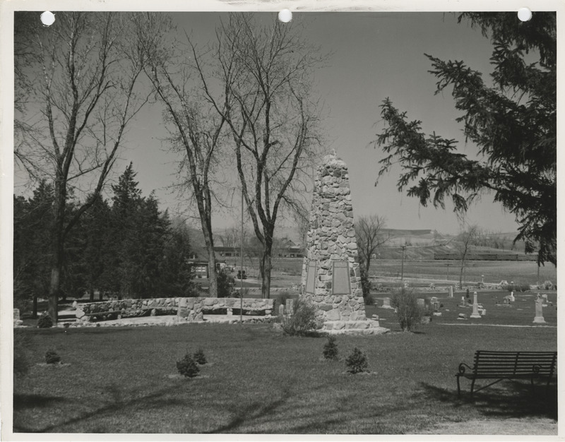 Photograph of the municipal cemetery in Carroll
