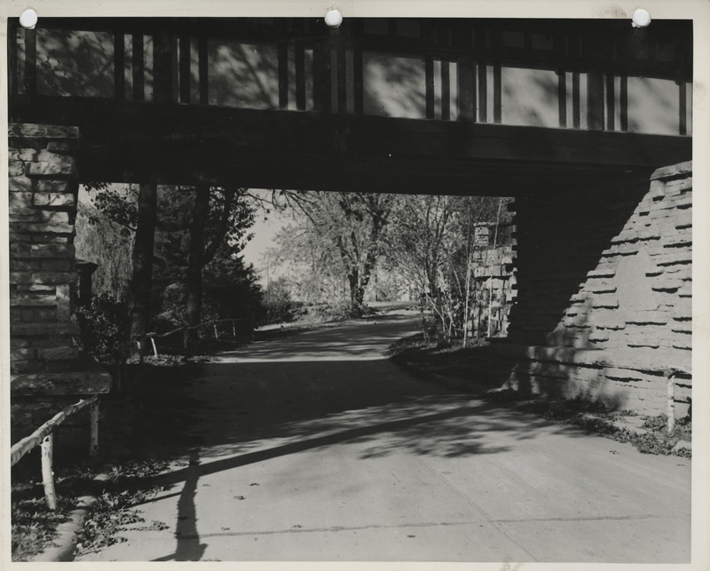 Photograph of walls supporting a promenade at Eagle Point Park in Dubuque