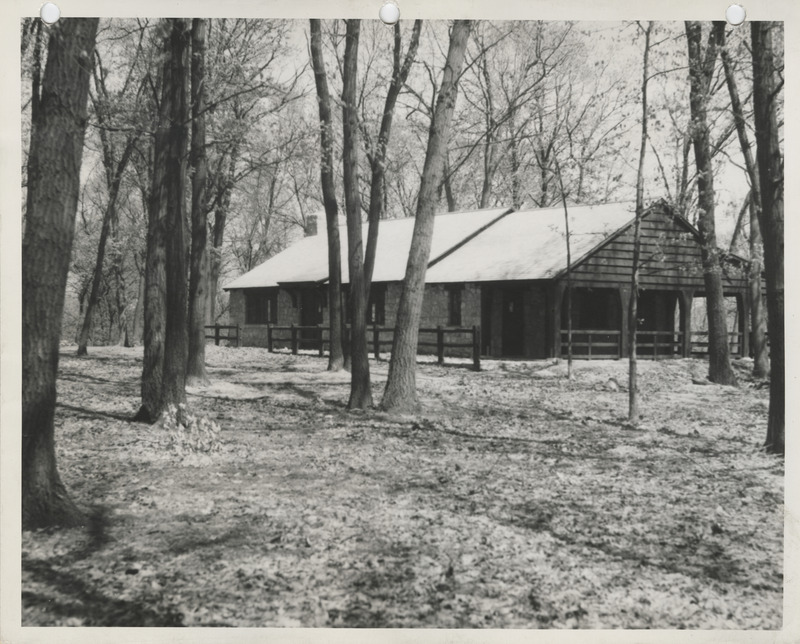 Photograph of a building at Kendall Young Park in Webster City