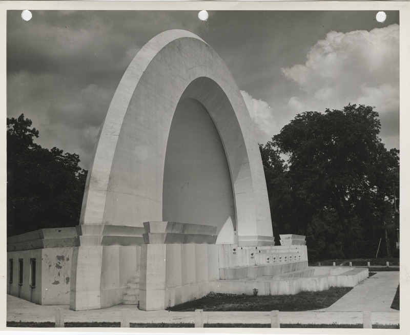 Photograph of a bandshell at Oleson Park in Fort Dodge
