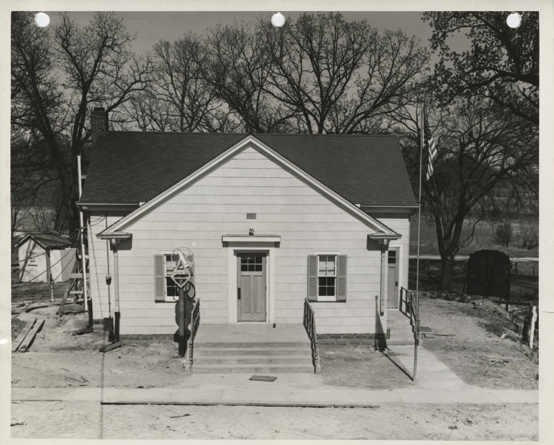 Photograph of the Geneva School in Muscatine