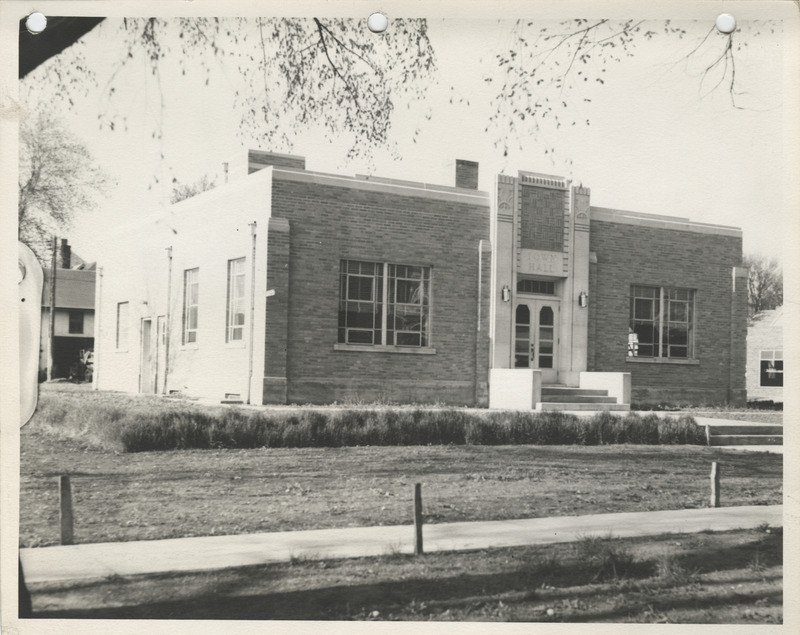 Photograph of city hall in West Liberty