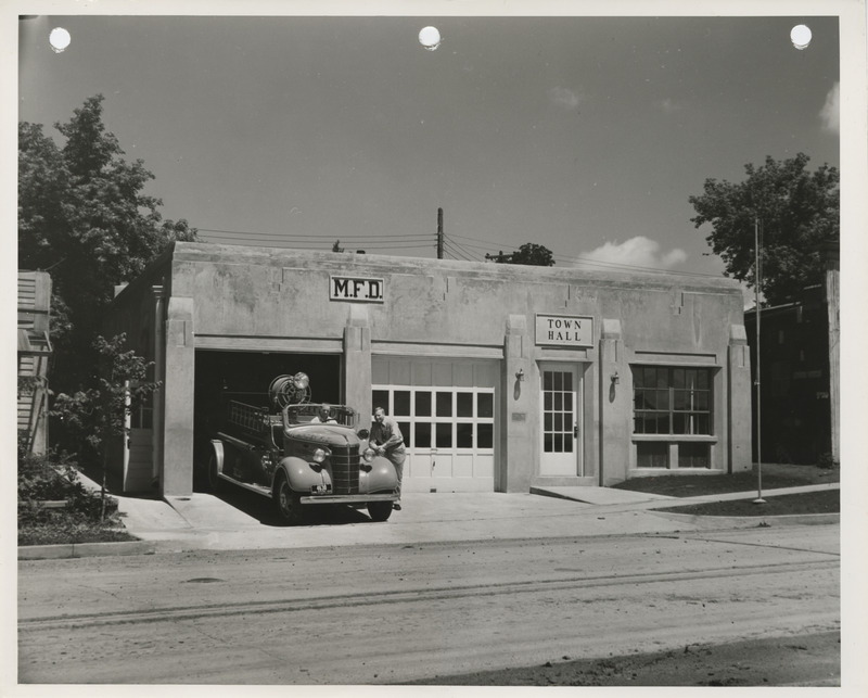 Photograph of the city hall and fire station in Minden