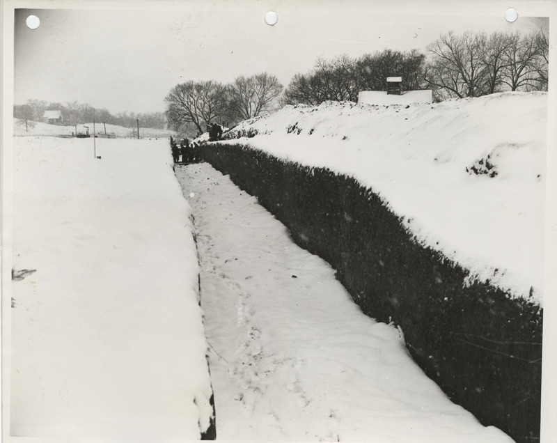 Photograph of construction of an intercepting sewer in Webster City