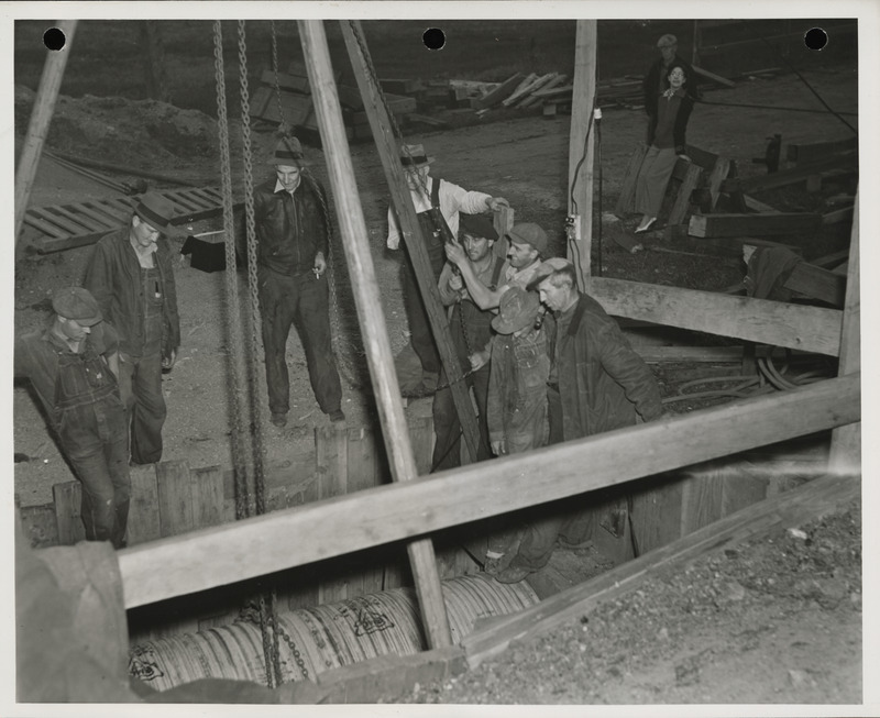 Photograph of people constructing an outfall sewer in Webster City