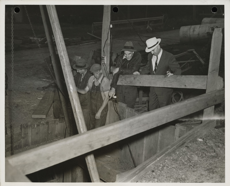 Photograph of people constructing an outfall sewer in Webster City
