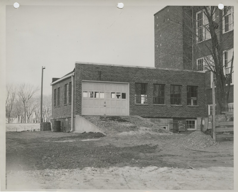 Photograph of a school gymnasium addition in Moravia