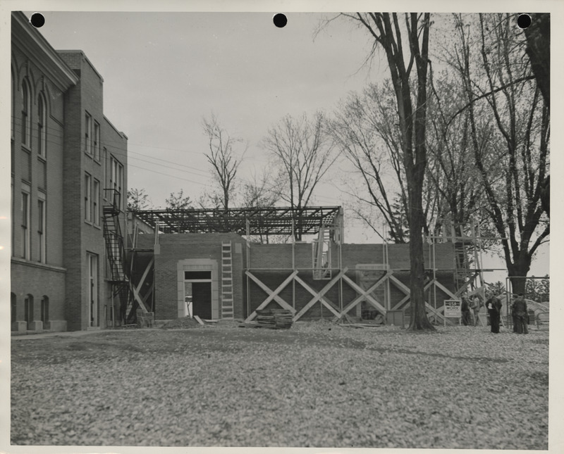 Photograph of a school building gymnasium addition in Durant