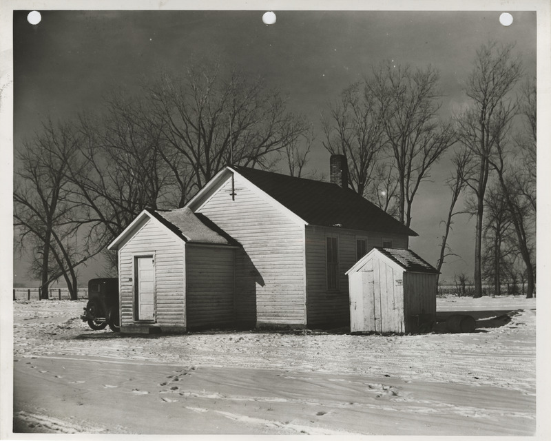 Photograph of a school in Gillett Grove