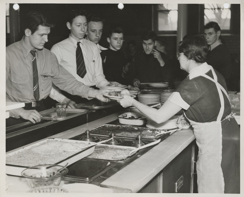Photograph of hot lunch service at a high school in Davenport