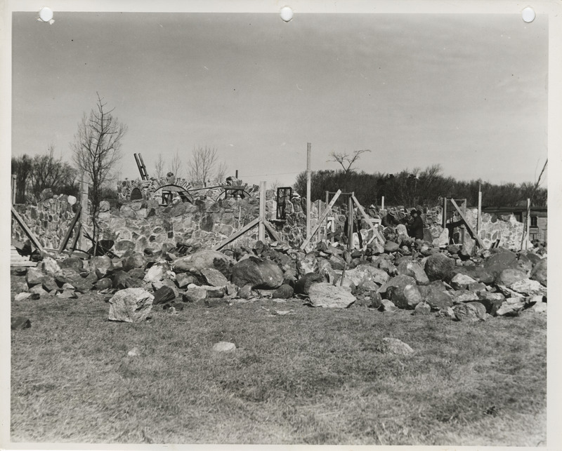 Photograph of the bathhouse under construction at the Marathon Park in Marathon