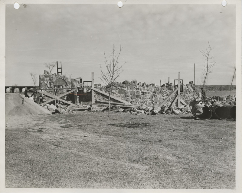 Photograph of the bathhouse under construction at the Marathon Park in Marathon