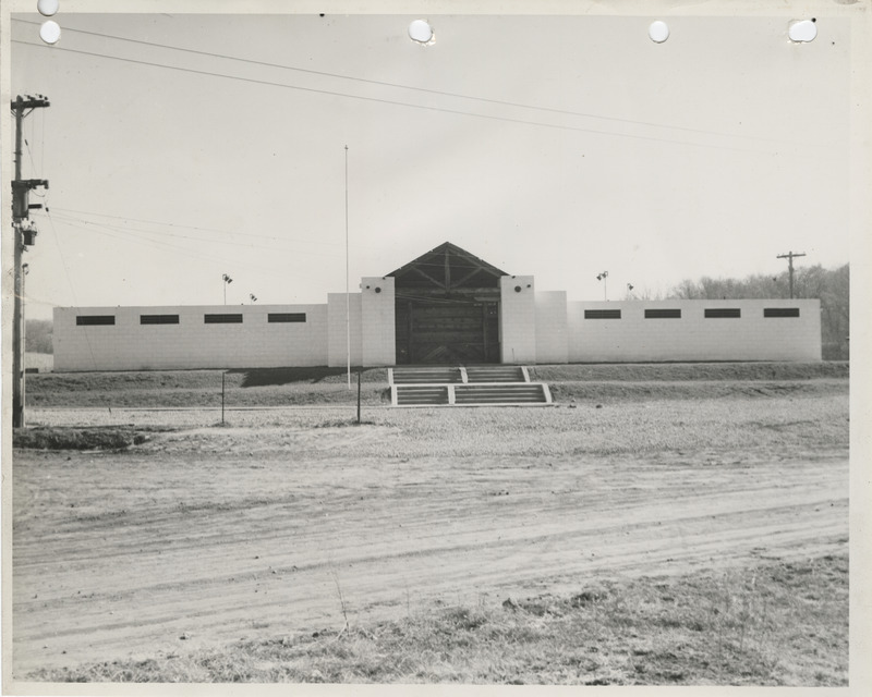 Photograph of the swimming pool and bathhouse at the Sunnyside Park in Atlantic