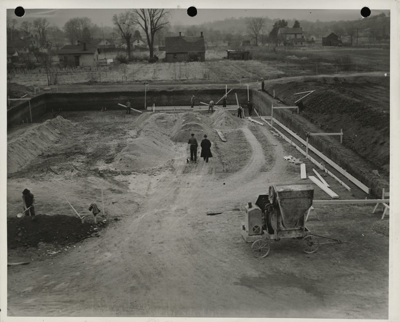 Photograph of the construction of municipal swimming pool in Fort Madison