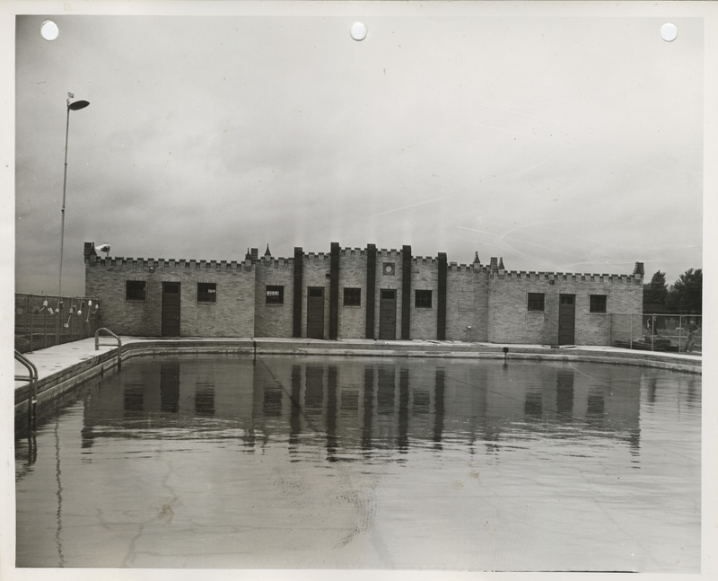 Photograph of the municipal swimming pool in Knoxville