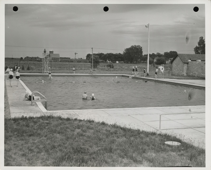 Photograph of people using the municipal swimming pool in Pocahontas