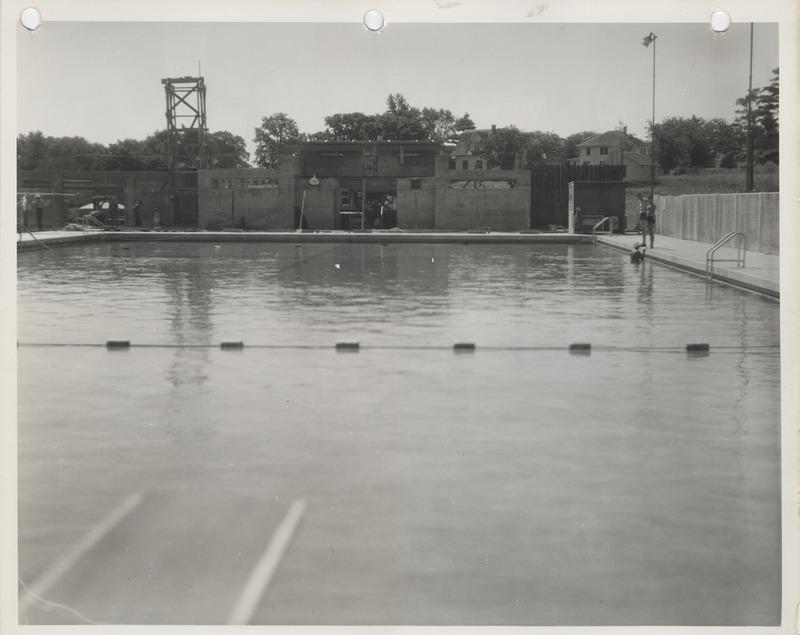 Photograph of the swimming pool at the city park in Decorah