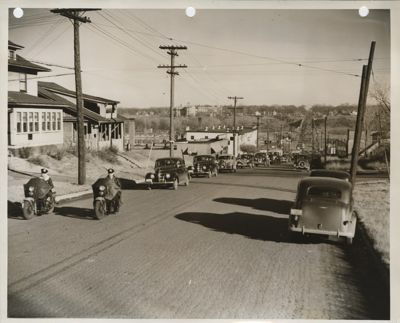 Photograph of the dedication of the University Avenue improvements in Des Moines
