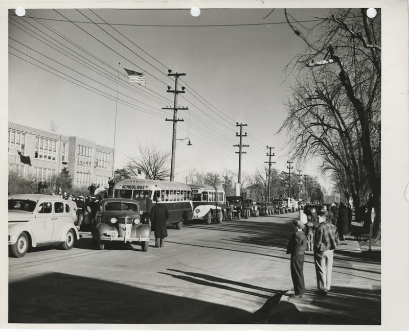 Photograph of group of people gathered during the dedication of the University Avenue improvements in Des Moines