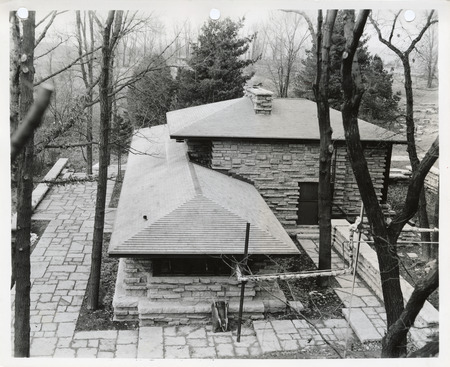 Photograph of a shelter and a shower house in Eagle Point Park
