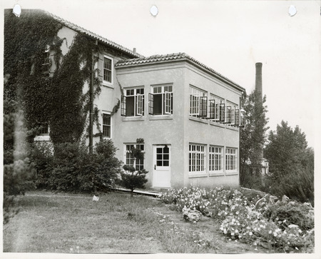 Photograph of a sleeping porch addition in Sunnycrest Sanitarium