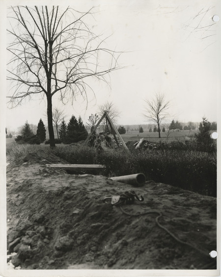 Photograph of laying a water pipe at Credit Island Park in Davenport