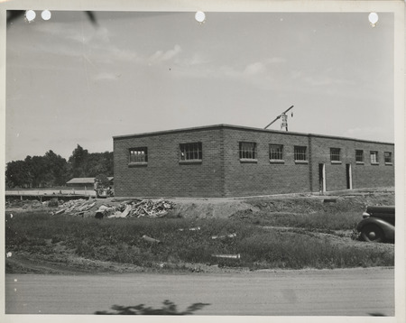Photograph of the construction of a swimming pool in Adel
