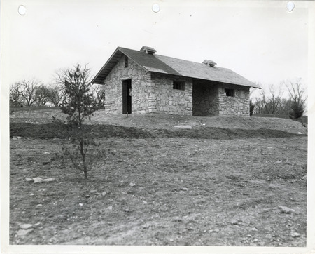 Photograph of restrooms at Edmundson Park in Oskaloosa