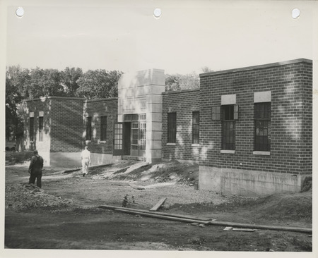 Photograph of the construction of the bathhouse at Riverview Park in Marshalltown