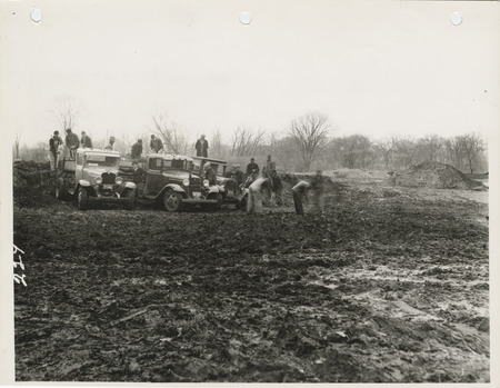 Photograph of people working at Grandview Park in Des Moines