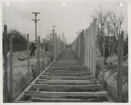 Photograph of the construction of an outfall sewer at SE 14th St. in Des Moines