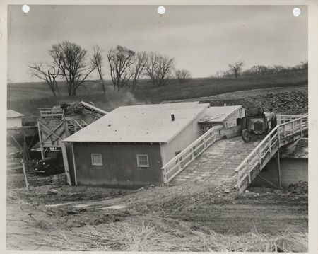 Photograph of a garage at a quarry in Union County