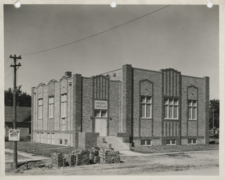 Photograph of the exterior view of the Vail Memorial Hall in Vail