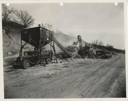 Photograph of equipment at the quarry in Glenwood