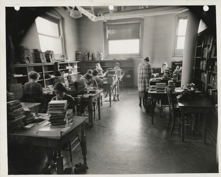 Photograph of bookbinding at the city library in Des Moines