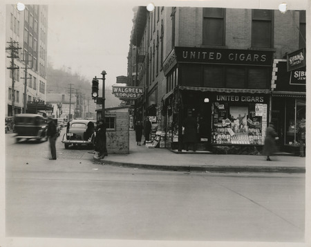 Photograph of a traffic survey shed at 8th and Main in Dubuque