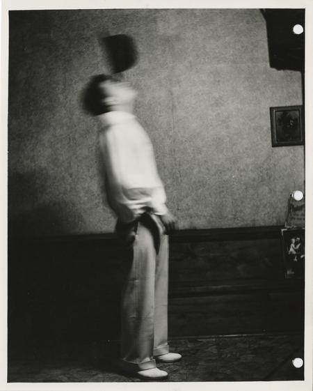 Photograph of Domino Leo, a juggler in Des Moines