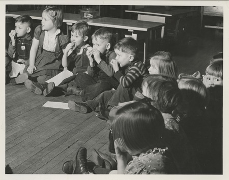 Photograph of snack time at McKinley School in Mason City
