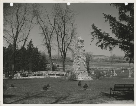 Photograph of the municipal cemetery in Carroll