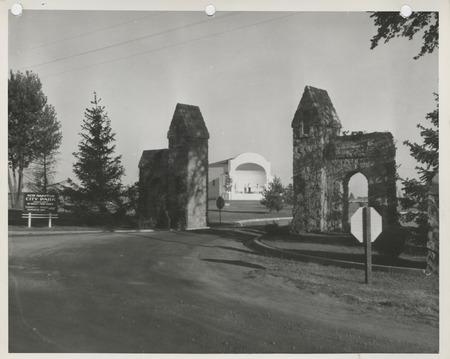 Photograph of a bandshell at a city park in New Hampton