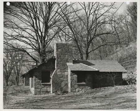 Photograph of overnight cabins at Pine Lake State Park in Hardin County