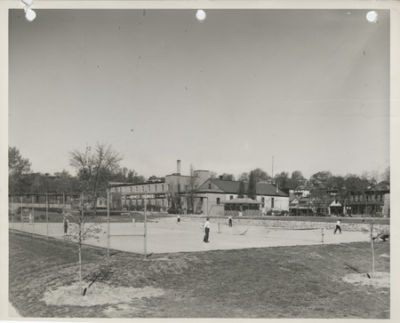 Photograph of concrete tennis courts at Lindsay Park in Davenport