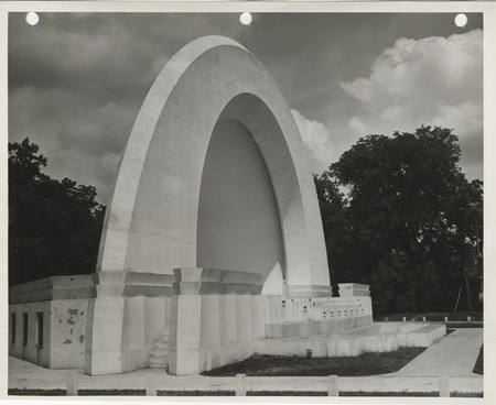 Photograph of a bandshell at Oleson Park in Fort Dodge