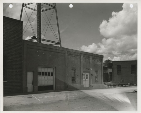 Photograph of the town hall in Stuart