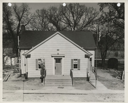 Photograph of the Geneva School in Muscatine