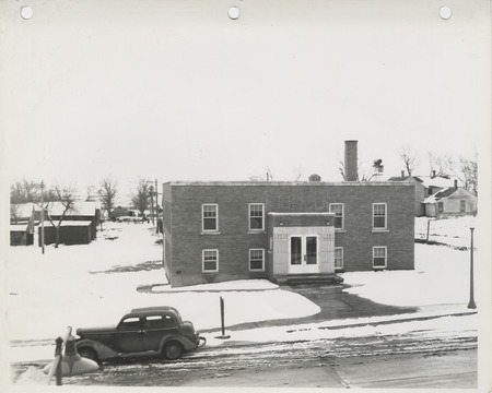 Photograph of the city hall in Alton