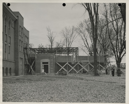 Photograph of a school building gymnasium addition in Durant