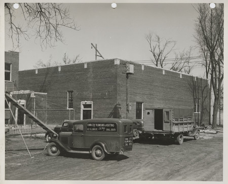 Photograph of a school building gymnasium addition in Durant