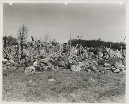 Photograph of the bathhouse under construction at the Marathon Park in Marathon