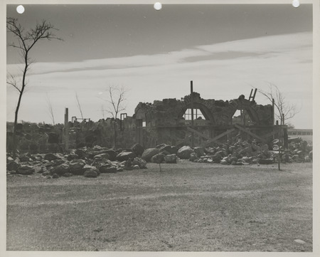 Photograph of the bathhouse under construction at the Marathon Park in Marathon